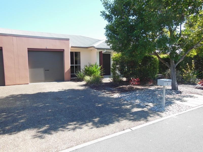 4 / 230 Pulgul St, Urangan QLD 4655