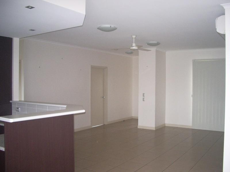 4 / 230 Pulgul St, Urangan QLD 4655