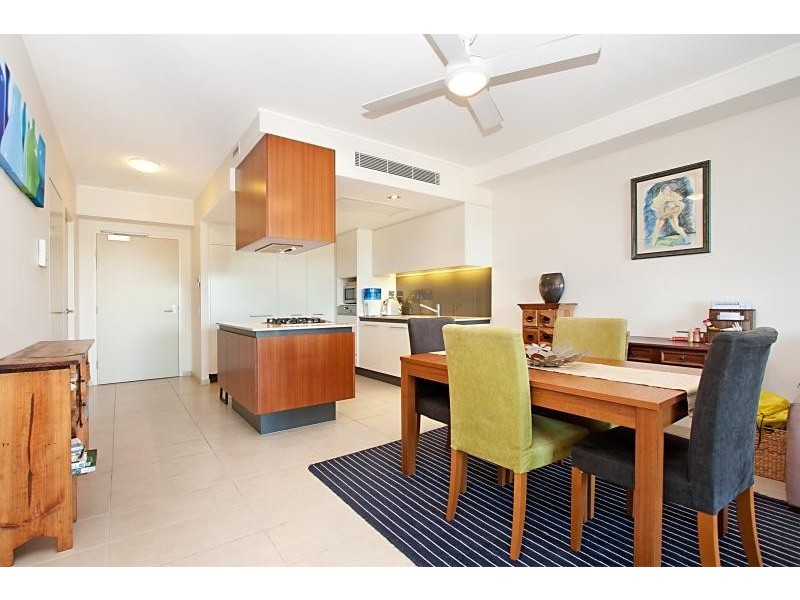 1305/6 Mariners Drive, Townsville City QLD 4810