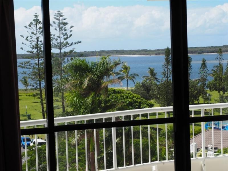 13/7 Oatland Esplanade, Runaway Bay QLD 4216