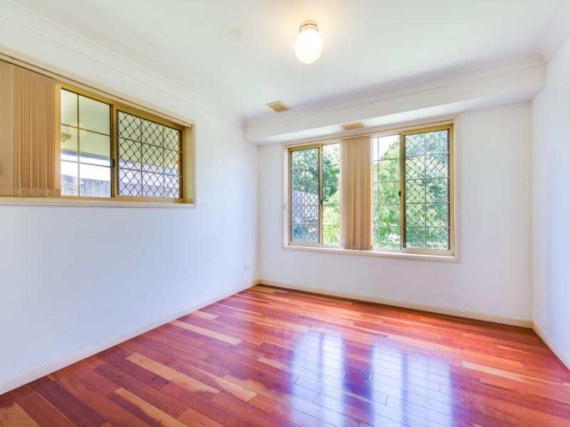 49 Bordeaux St, Eight Mile Plains QLD 4113