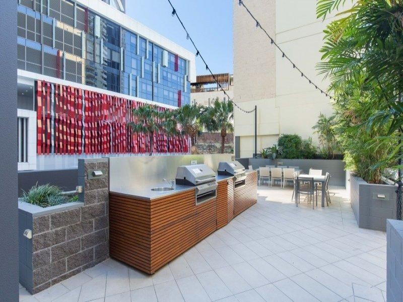 30 Macrossan Street, Brisbane QLD 4000