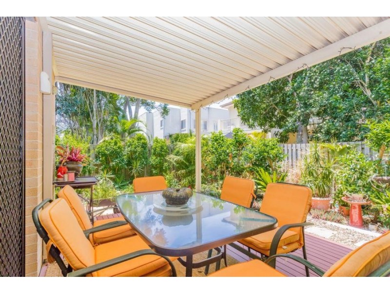 20 Lee Road, Runaway Bay QLD 4216