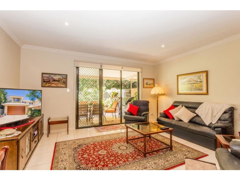 20 Lee Road, Runaway Bay QLD 4216