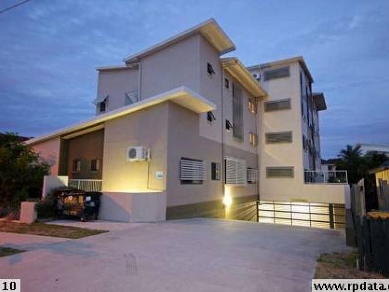 9/12 Bradford street, Labrador QLD 4215