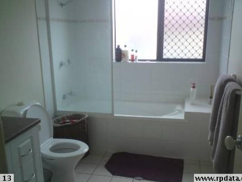 12 BRADFORD STREET, Labrador QLD 4215