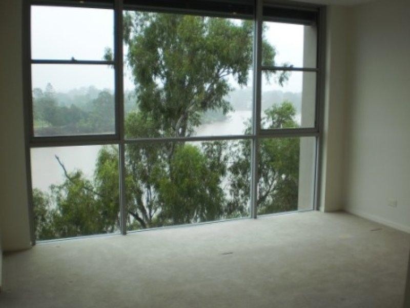 310 / 211 King Arthur Terrace, Tennyson QLD 4105