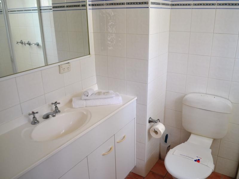 38 Enderley Ave, Surfers Paradise QLD 4217