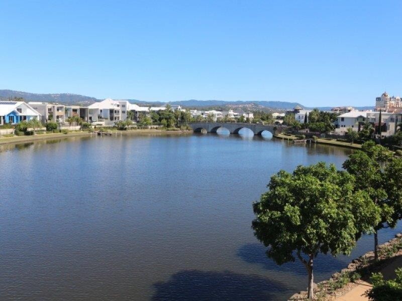 5056 Emerald Island Drive, Carrara QLD 4211