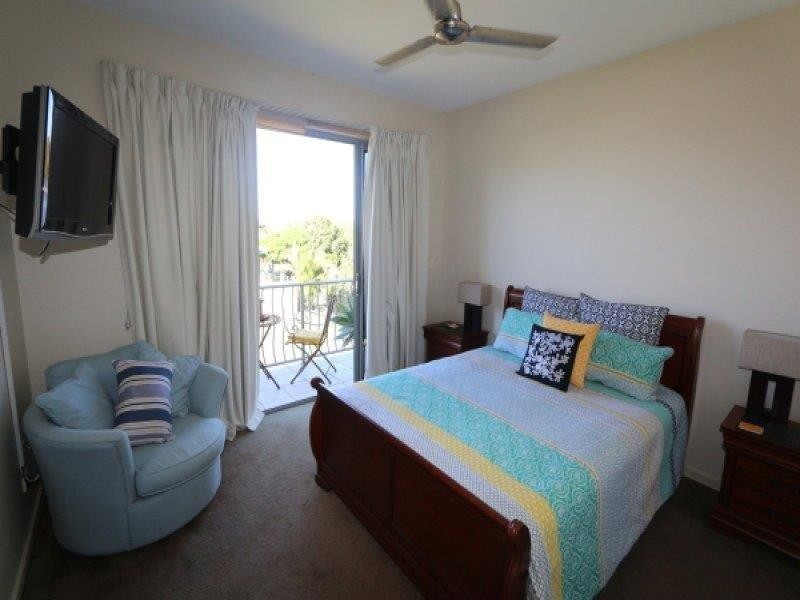 5056 Emerald Island Drive, Carrara QLD 4211