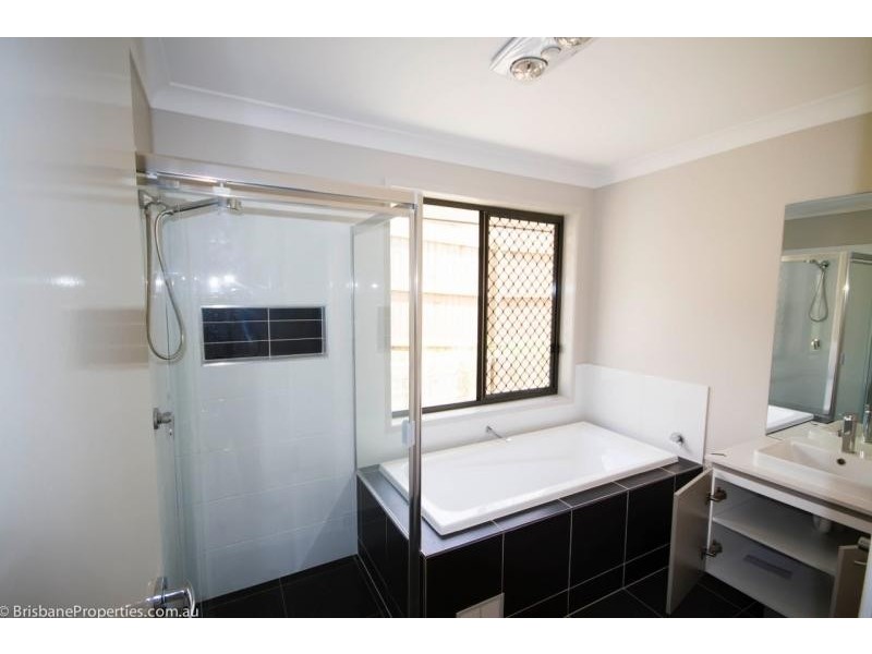 13 Calandra, Redbank Plains QLD 4301