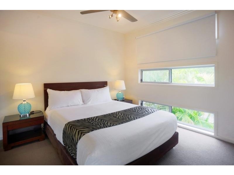 06/80 Moolyyir Steet, Urangan QLD 4655