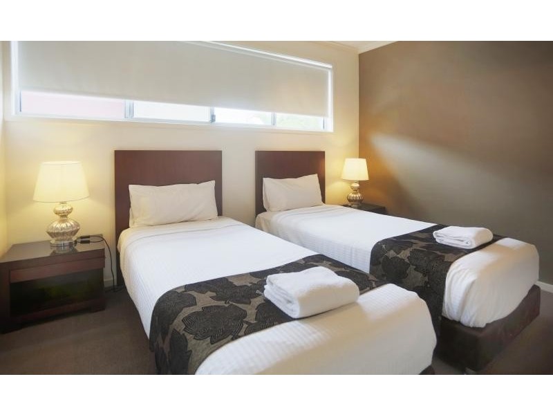 06/80 Moolyyir Steet, Urangan QLD 4655