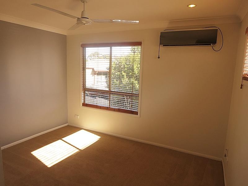 11 Oakmont Avenue, Oxley QLD 4075