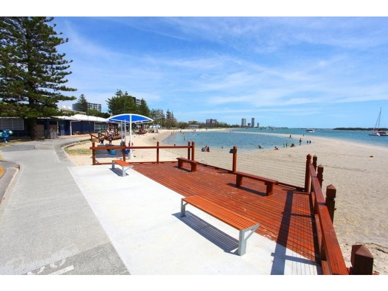 9 BAYVIEW STREET, Runaway Bay QLD 4216