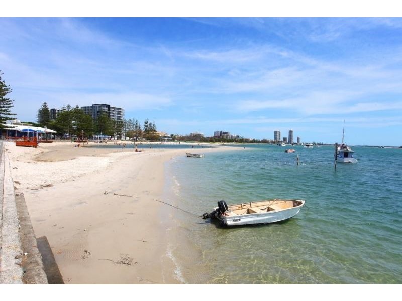 9 BAYVIEW STREET, Runaway Bay QLD 4216