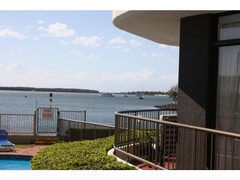 9 BAYVIEW STREET, Runaway Bay QLD 4216