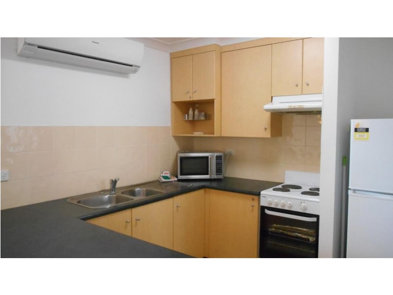 8 Albert Avenue, Broadbeach QLD 4218