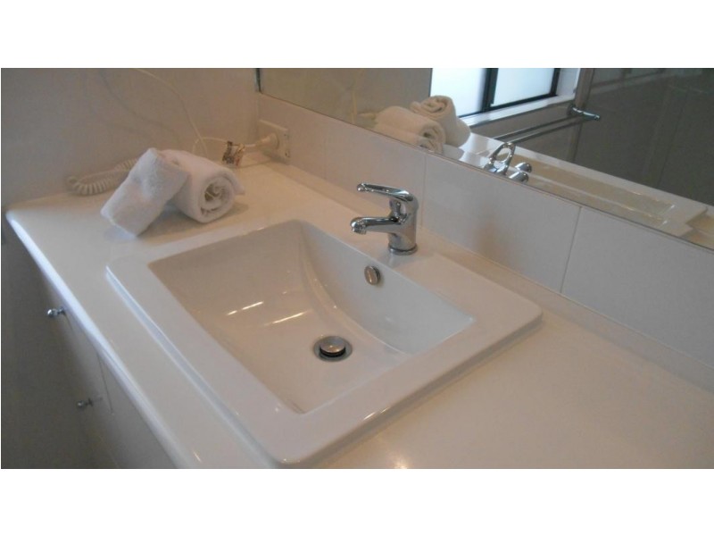 8 Albert Avenue, Broadbeach QLD 4218