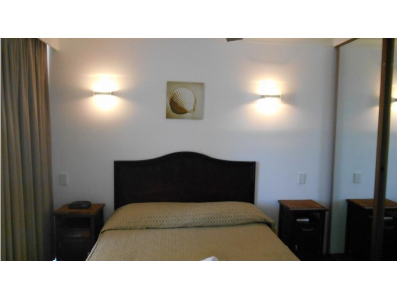 302 8 Albert Avenue, Broadbeach QLD 4218