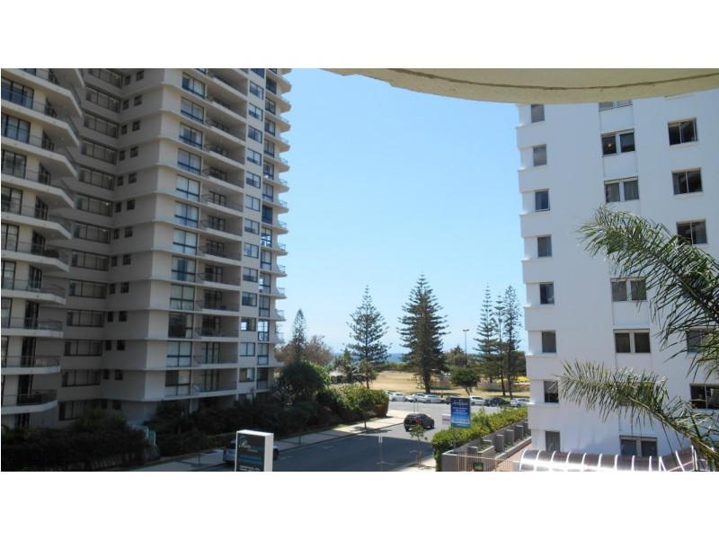 302 8 Albert Avenue, Broadbeach QLD 4218