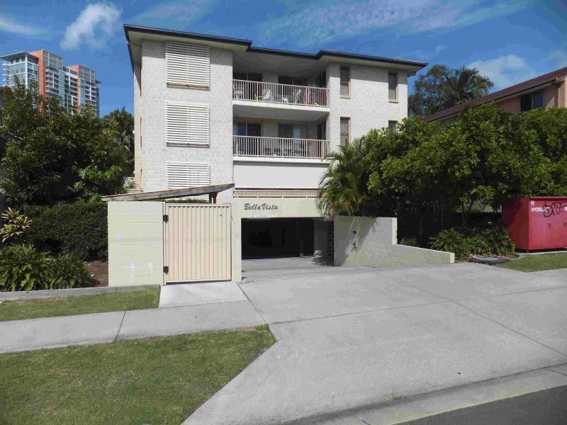 8/17 Lather Street, Southport QLD 4215