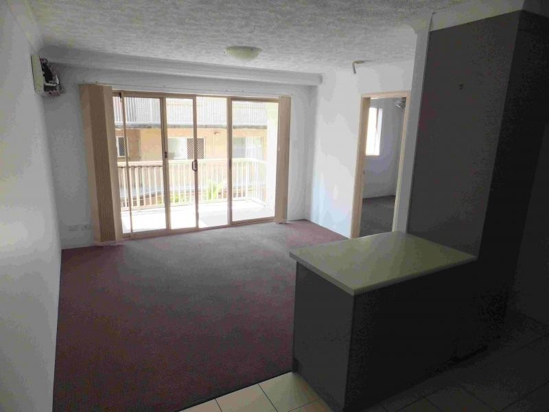 8/17 Lather Street, Southport QLD 4215