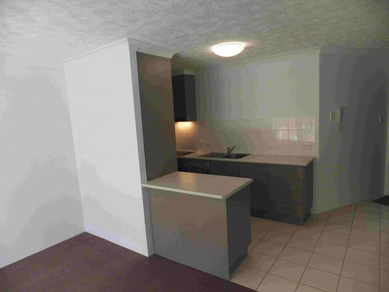 8/17 Lather Street, Southport QLD 4215