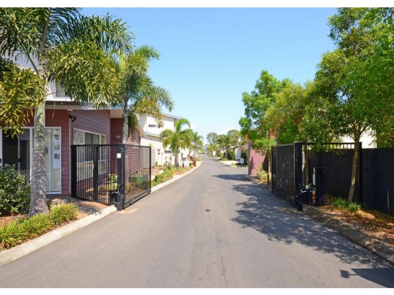 71 Elizabeth st, Urangan QLD 4655