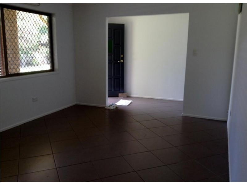 60 addison, Camira QLD 4300