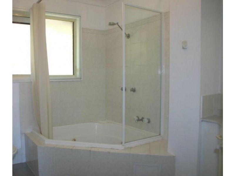 4a / 60 Whitby, Southport QLD 4215