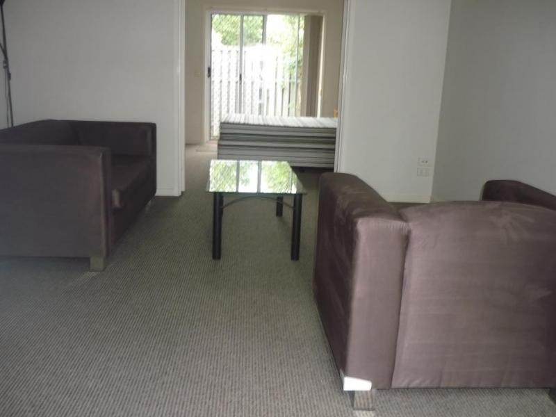 83 Heeb Street, Ashmore QLD 4214