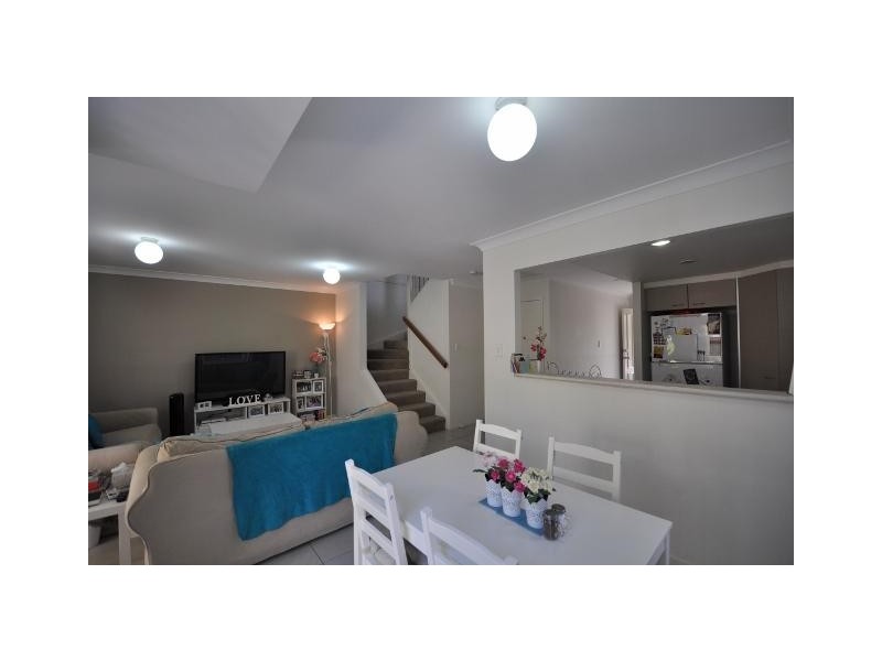 130 Jutland Street, Oxley QLD 4075