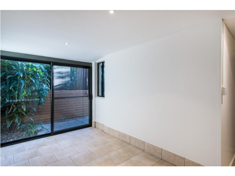 10/26 Holland Street, Toowong QLD 4066