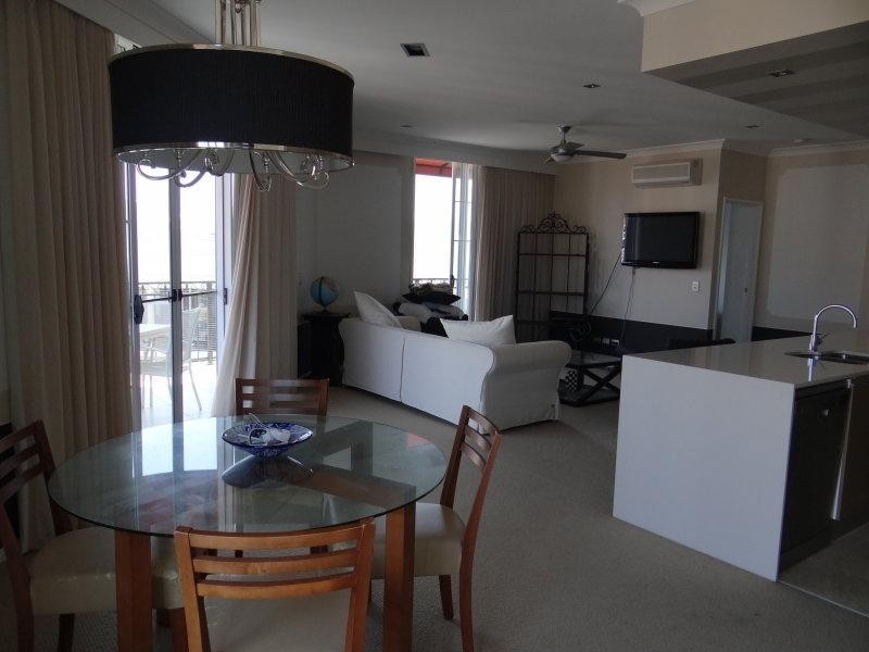 2047/3029 The Boulevard, Carrara QLD 4211