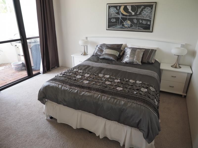 2/7 Oatland Esplanade, Runaway Bay QLD 4216