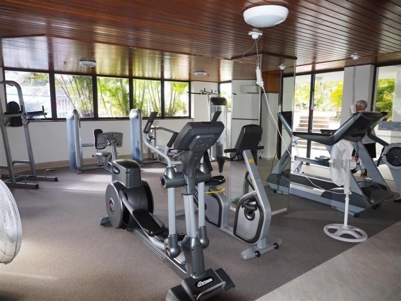 2/7 Oatland Esplanade, Runaway Bay QLD 4216