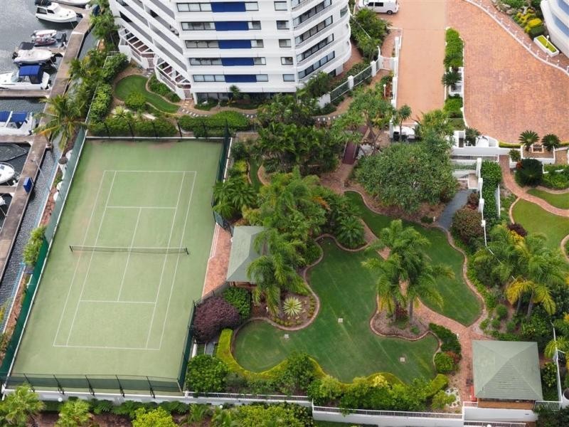 2/7 Oatland Esplanade, Runaway Bay QLD 4216