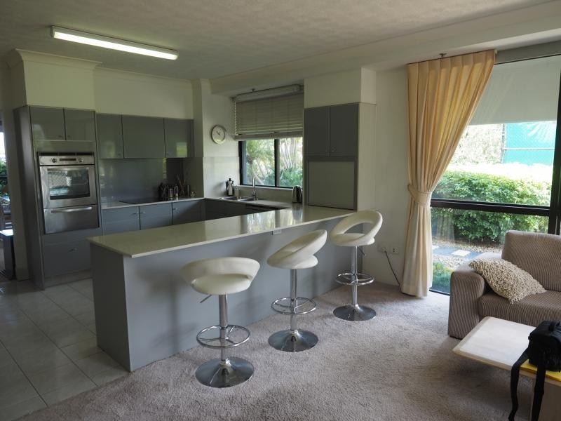 2/7 Oatland Esplanade, Runaway Bay QLD 4216