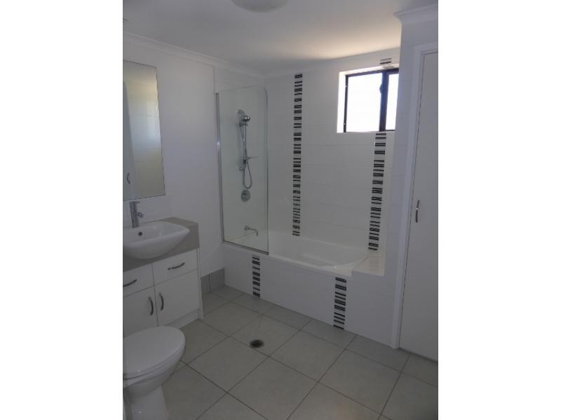 1 / 6-24 Henry Street, West End QLD 4810