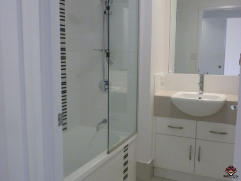 6-24 Henry Street, West End QLD 4810