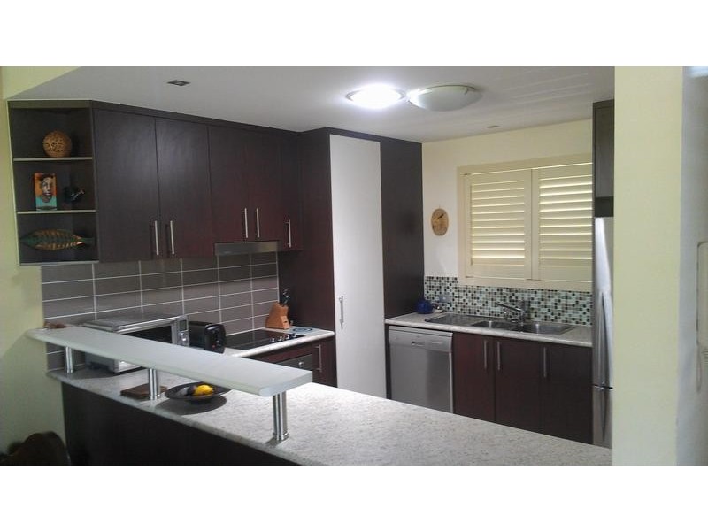 01/ 230 Pulgul St, Urangan QLD 4655