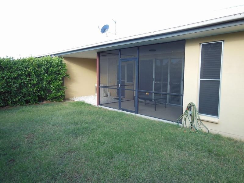 01/ 230 Pulgul St, Urangan QLD 4655