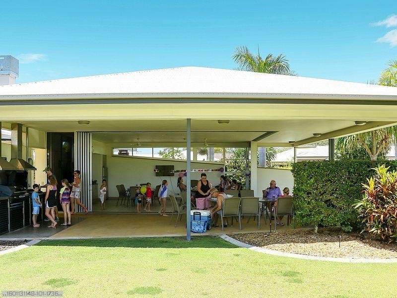 01/ 230 Pulgul St, Urangan QLD 4655