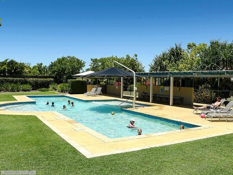 01/ 230 Pulgul St, Urangan QLD 4655