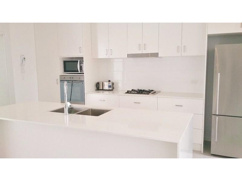 4/323 Bayview Street, Hollywell QLD 4216