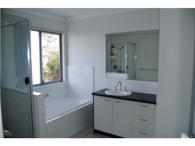 10 Mead Place, Calamvale QLD 4116