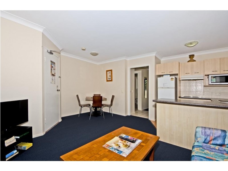 9 Margaret Avenue, Broadbeach QLD 4218