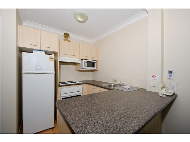 9 Margaret Avenue, Broadbeach QLD 4218