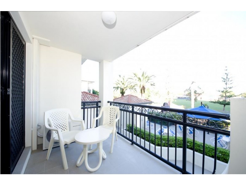 9 Margaret Avenue, Broadbeach QLD 4218